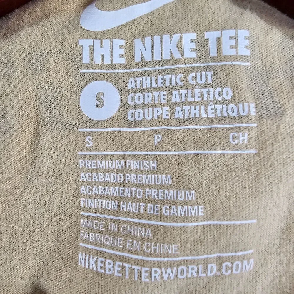 The Nike Tee Womens Washington University W Chest Logo Scoop Neck‎ Beige Small